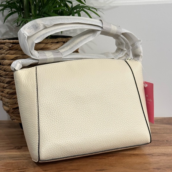 Monica Crossbody - Picture 4 of 8